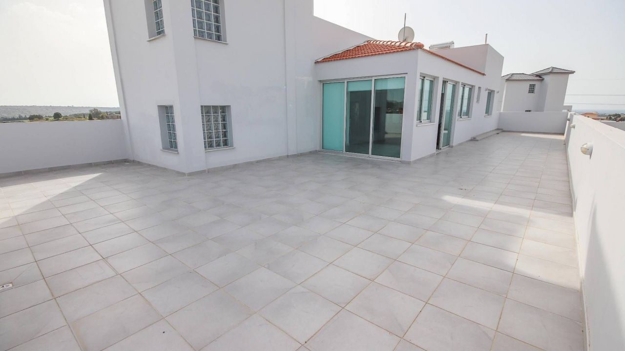 Апартаменты в Ларнаке, Кипр, 104 м2 - фото 1