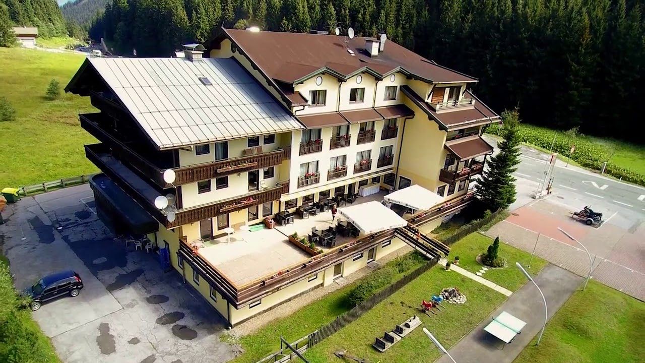 Отель, гостиница в Тироле, Австрия, 4 000 м2 - фото 1