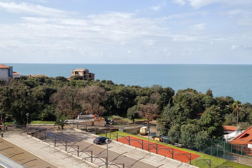 Отель, гостиница в Добра Воде, Черногория, 1 400 м² - фото 2