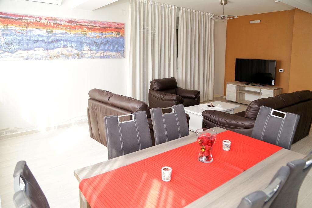 Отель, гостиница в Добра Воде, Черногория, 1 400 м² - фото 3