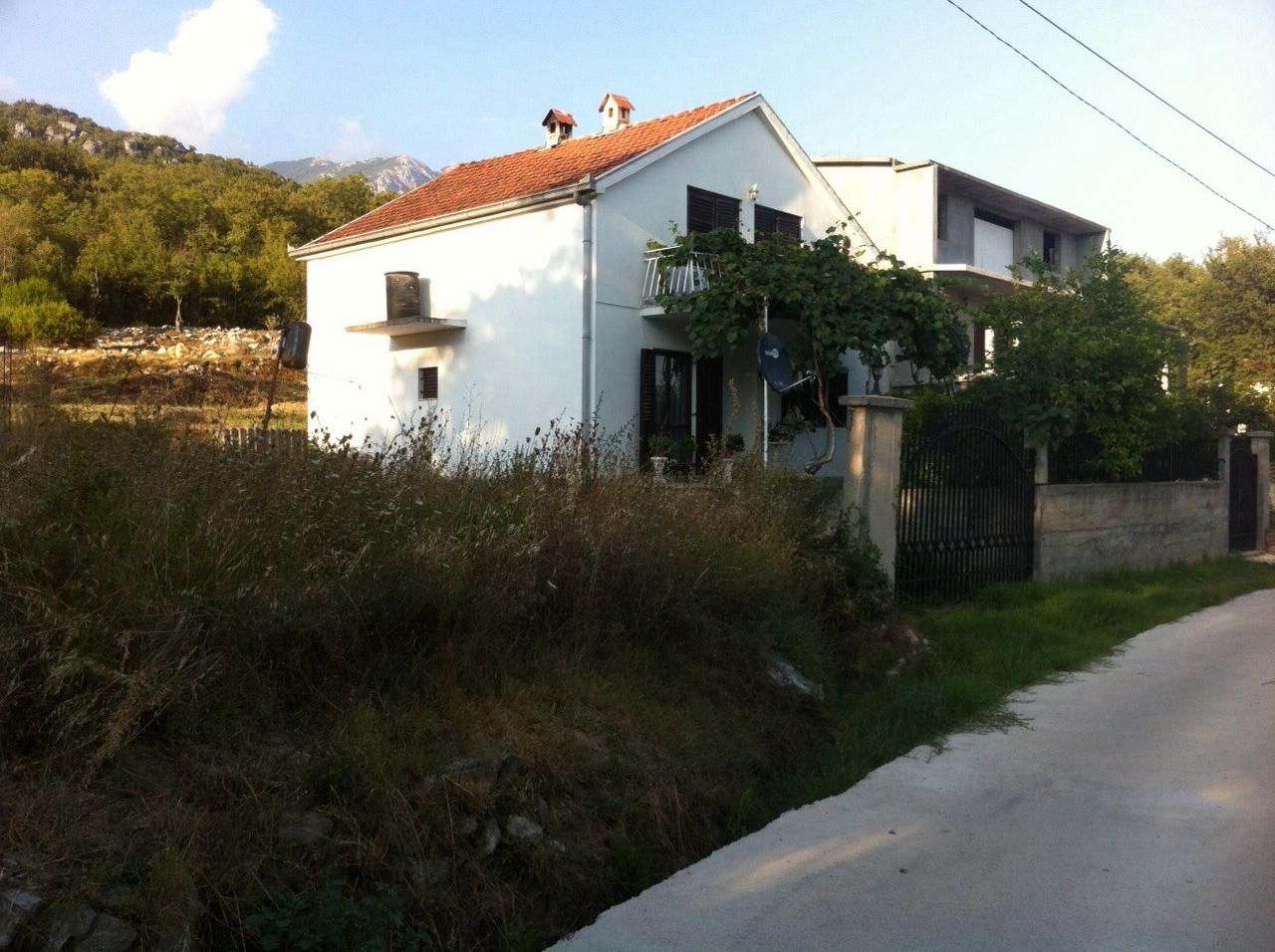 Дом в Херцег-Нови, Черногория, 111 м2 - фото 1