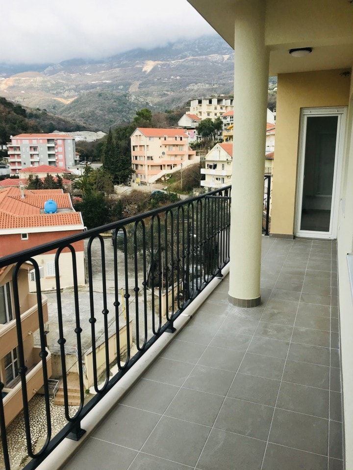 Квартира в Бечичи, Черногория, 72 м2 - фото 1