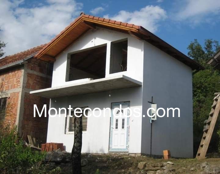 Дом в Херцег-Нови, Черногория, 40 м2 - фото 1