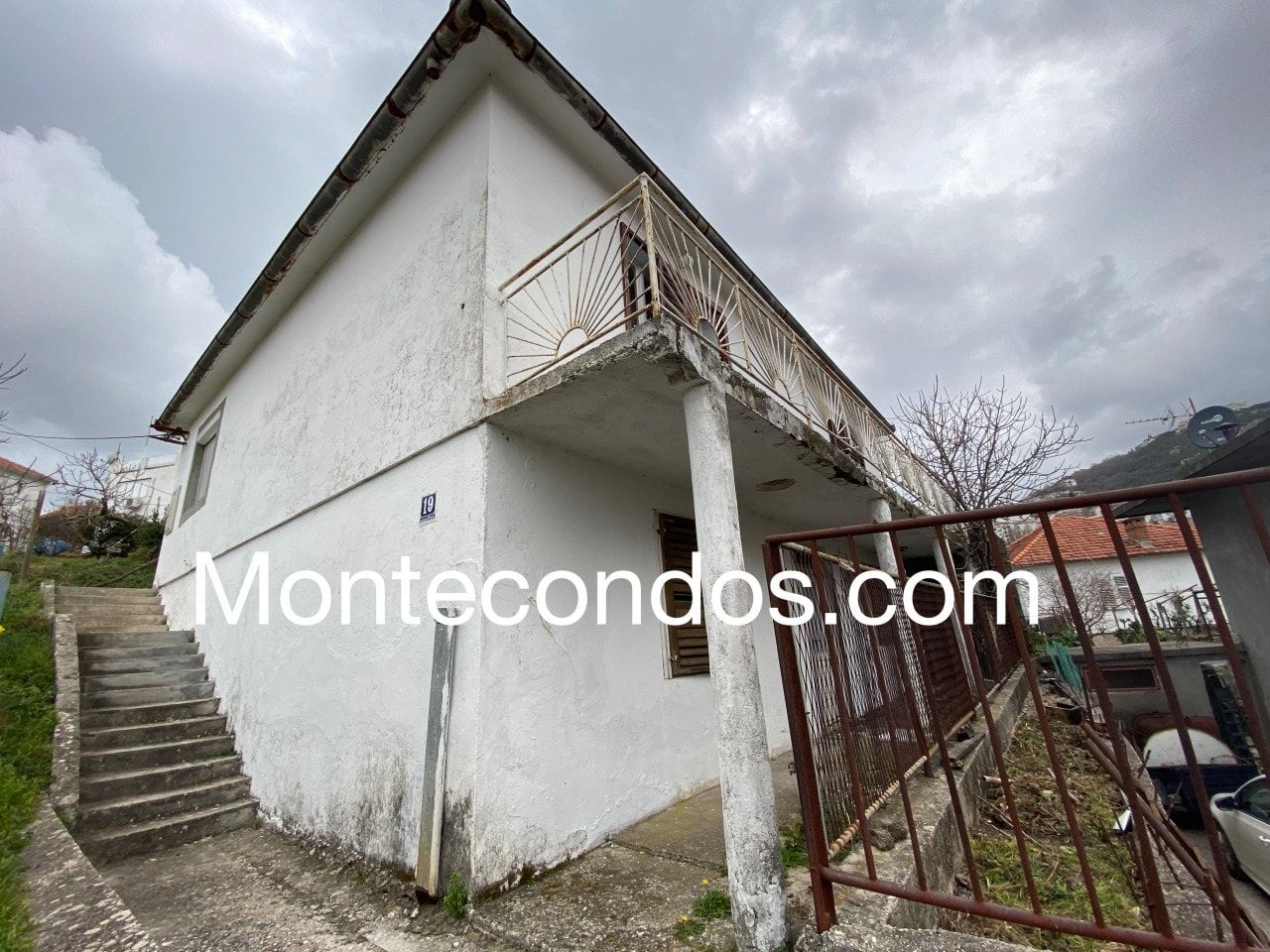 Дом в Херцег-Нови, Черногория, 150 м2 - фото 1