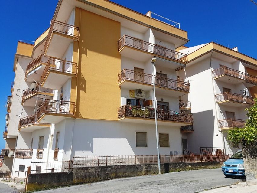 Квартира в Скалее, Италия, 32 м² - фото 1