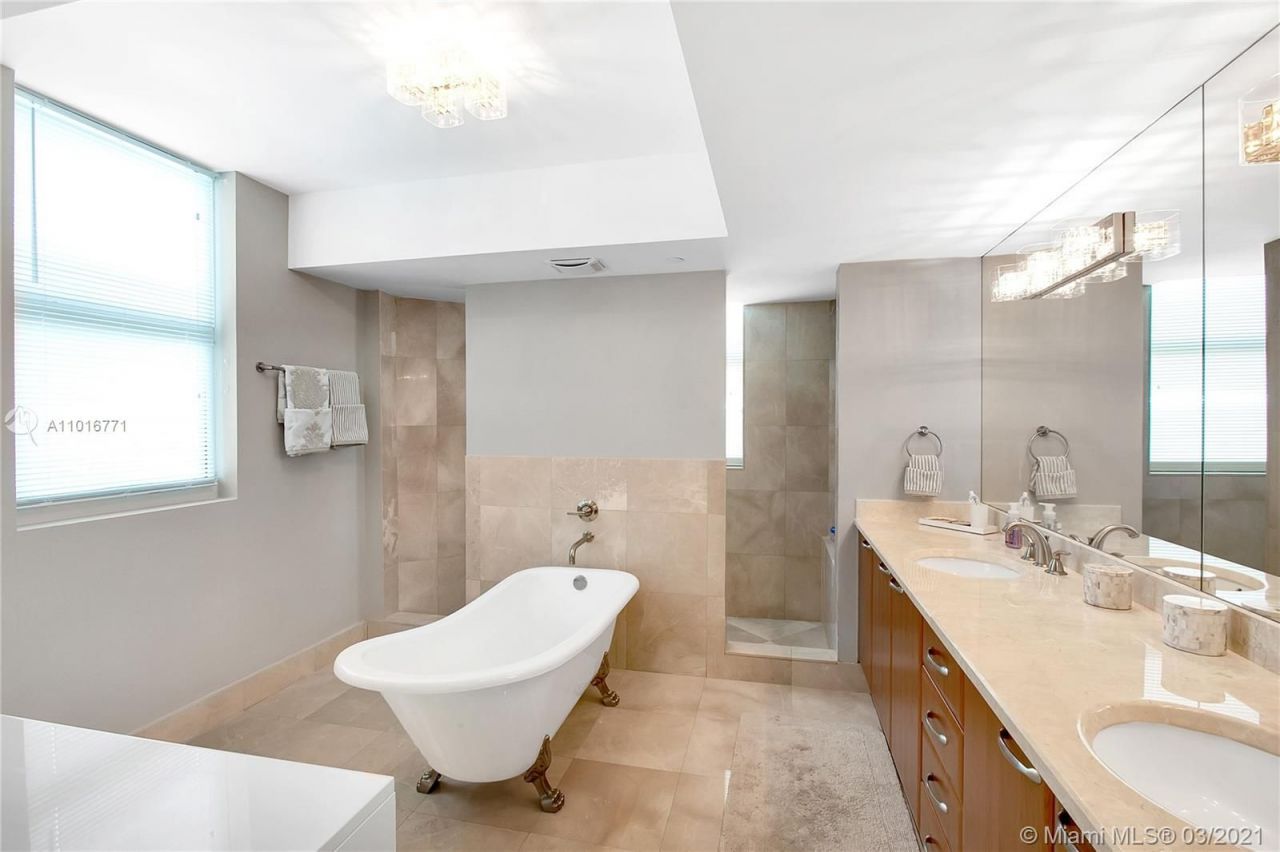 Квартира в Майами, США, 330 м² - фото 12