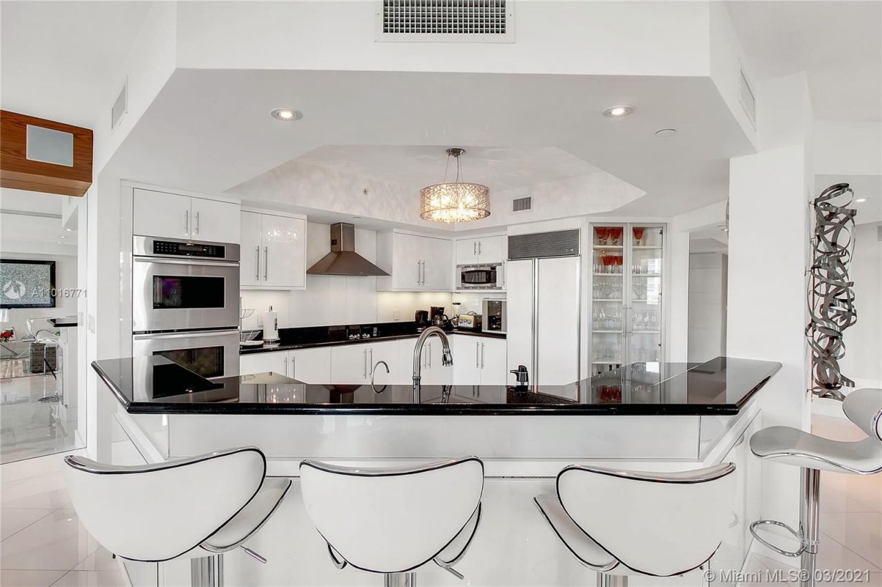 Квартира в Майами, США, 330 м² - фото 14