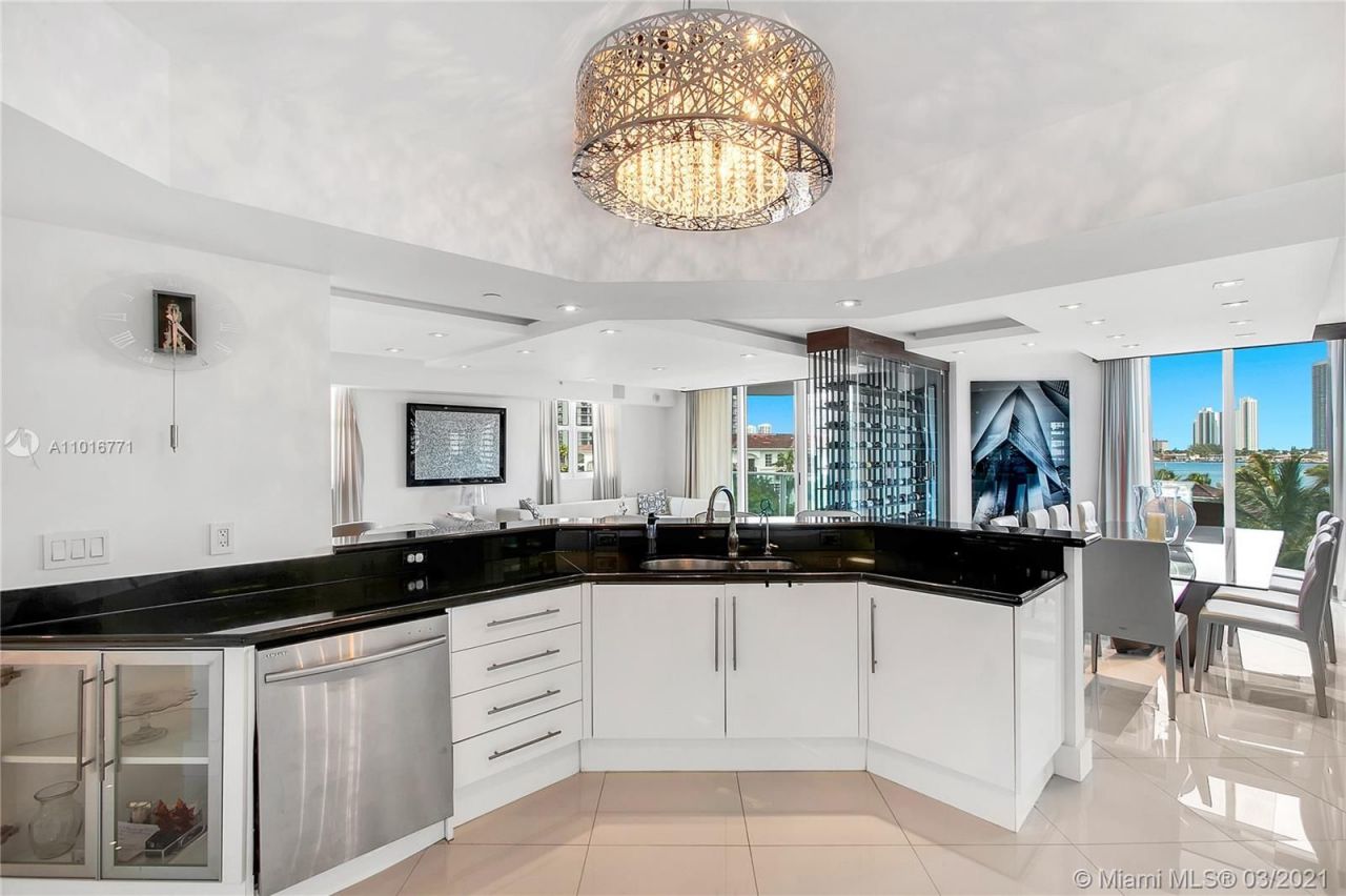 Квартира в Майами, США, 330 м² - фото 18