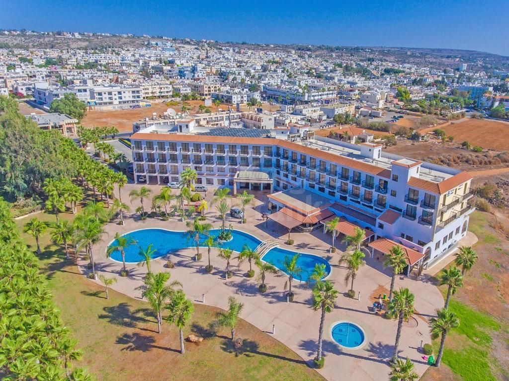 Отель, гостиница в Айя-Напе, Кипр - фото 1
