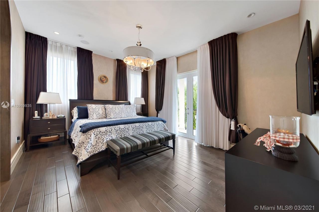 Особняк в Майами, США, 400 м² - фото 7