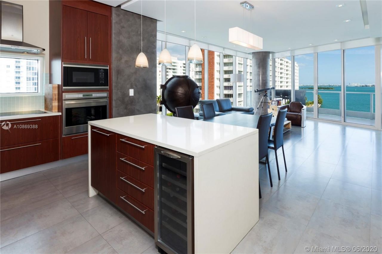 Квартира в Майами, США, 150 м² - фото 2