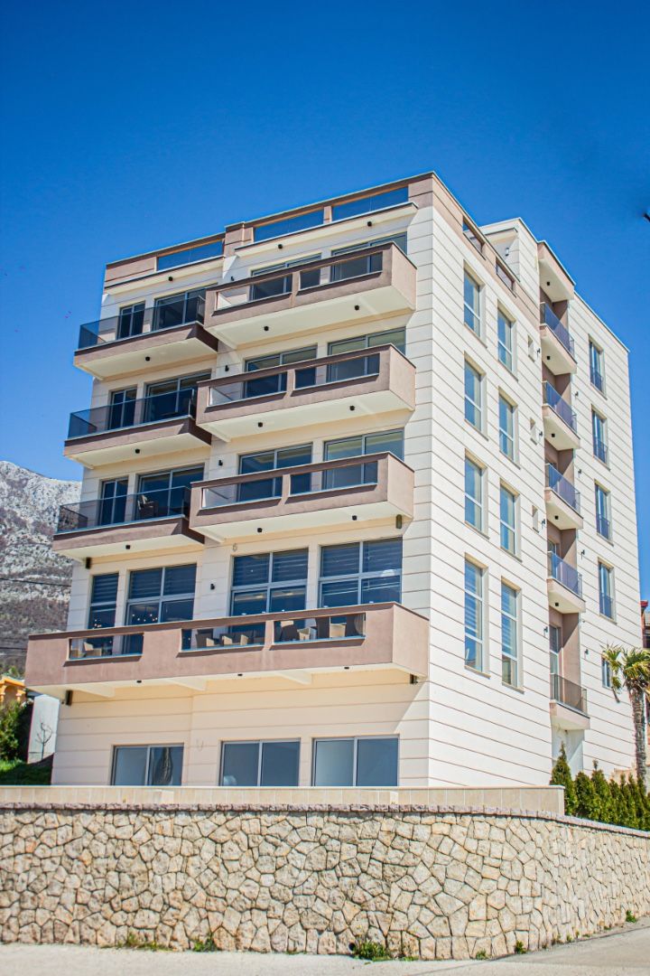 Отель, гостиница в Добра Воде, Черногория, 1 300 м² - фото 2