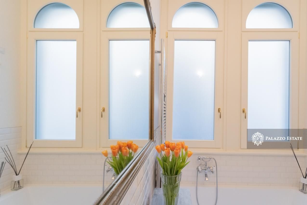 Отель, гостиница у озера Комо, Италия, 168 м² - фото 11