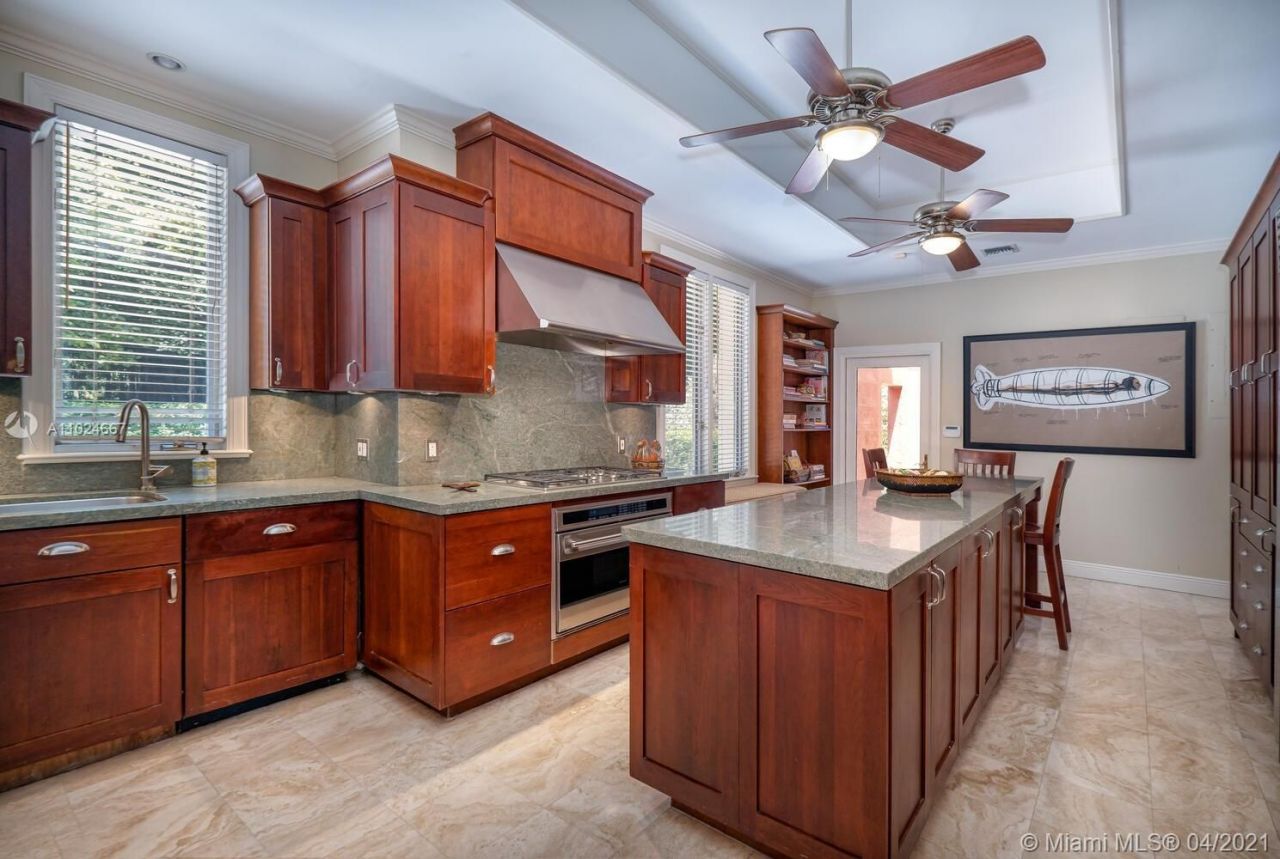 Особняк в Майами, США, 400 м² - фото 13