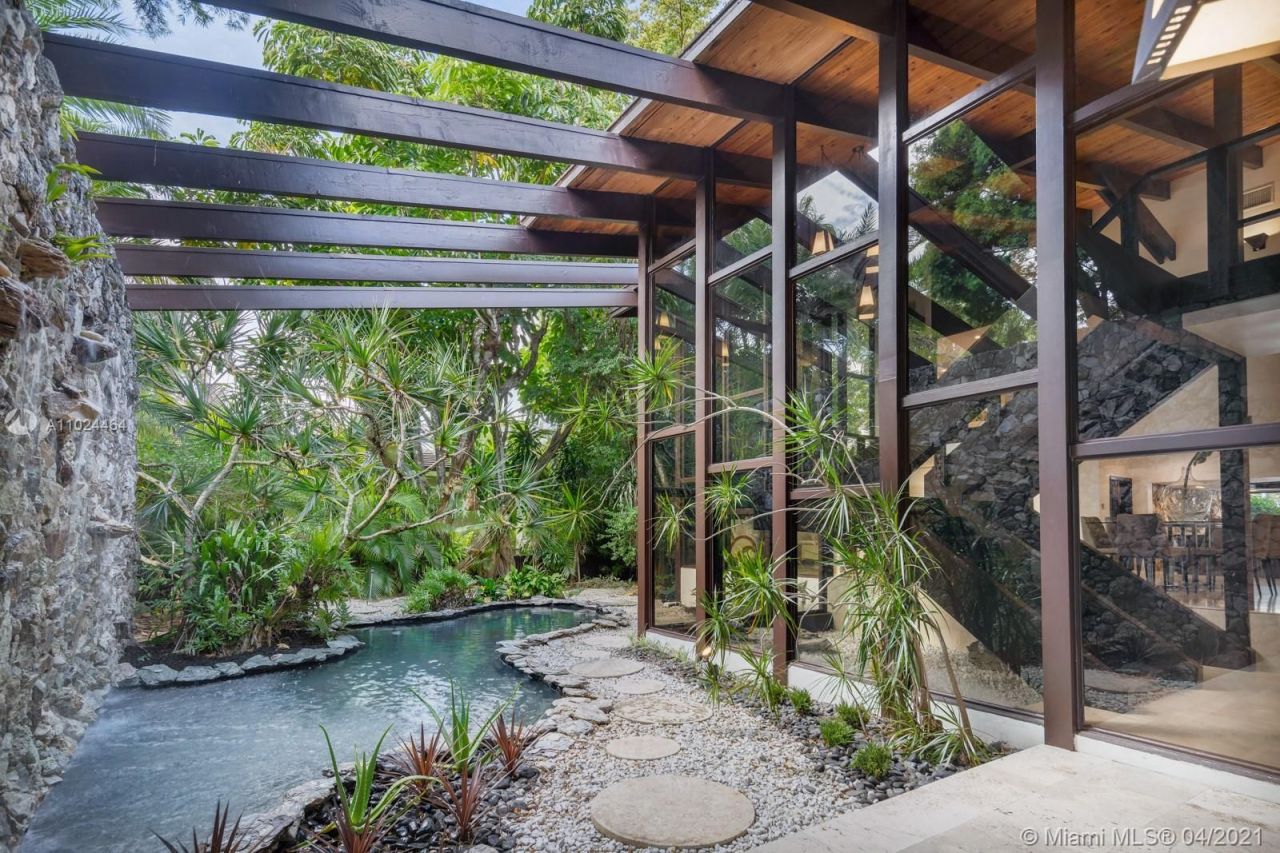 Шале в Майами, США, 500 м² - фото 2