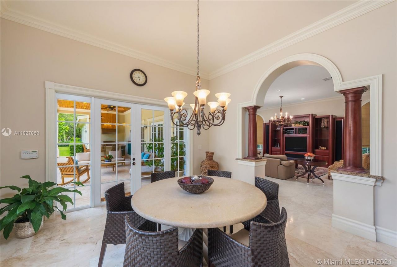 Поместье в Майами, США, 1 000 м² - фото 14