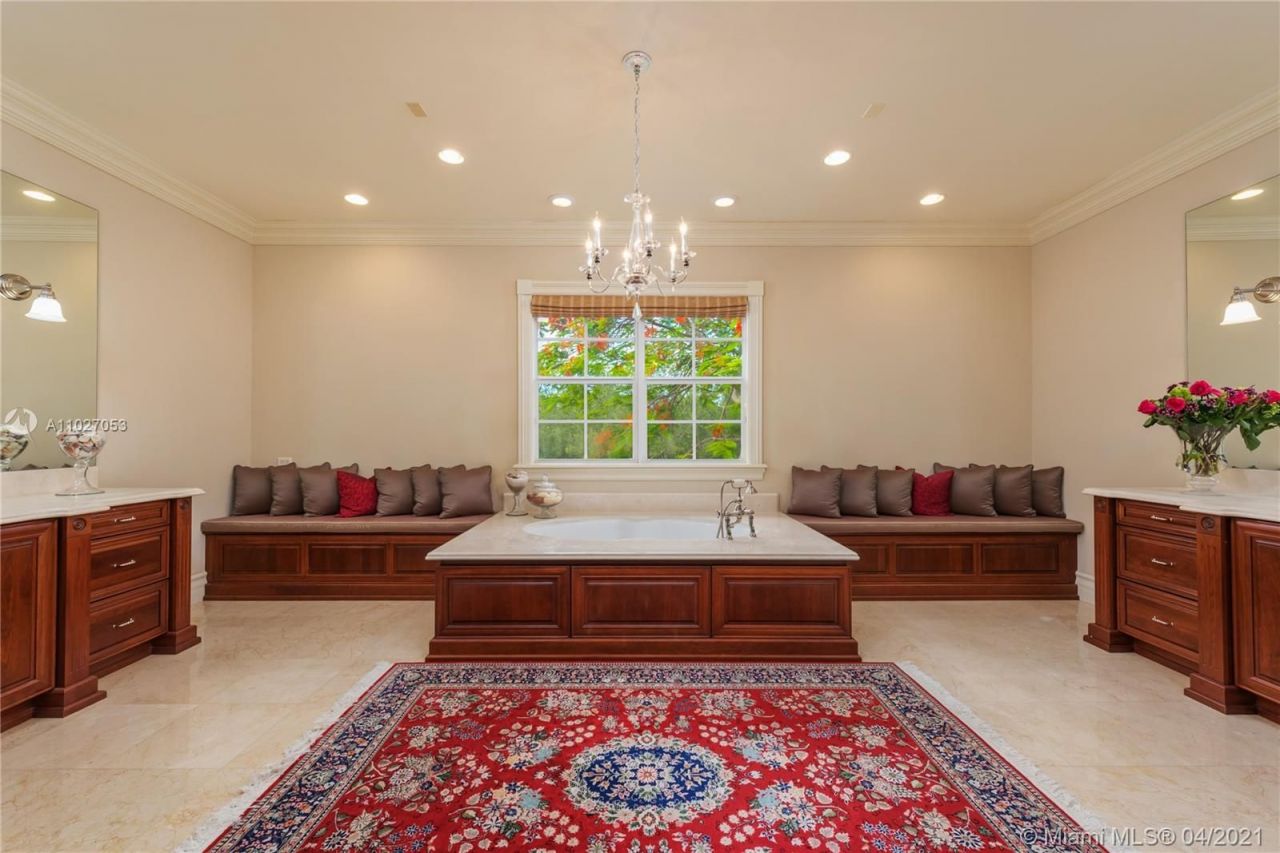 Поместье в Майами, США, 1 000 м² - фото 18