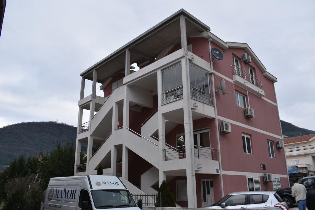Квартира в Ластве, Черногория, 117 м2 - фото 1