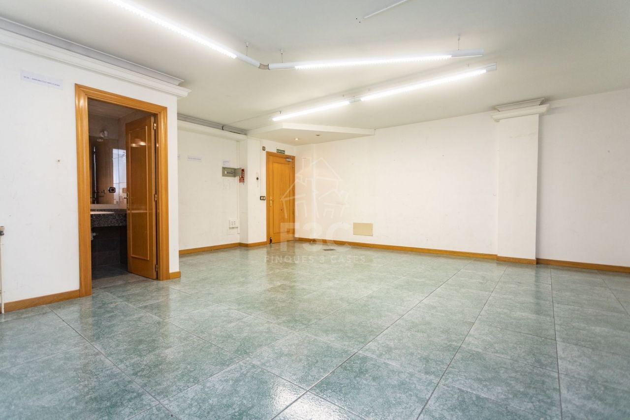 Офис в Андорра-ла-Велье, Андорра, 77 м² - фото 1