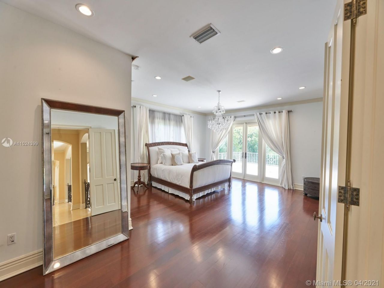 Поместье в Майами, США, 700 м² - фото 5