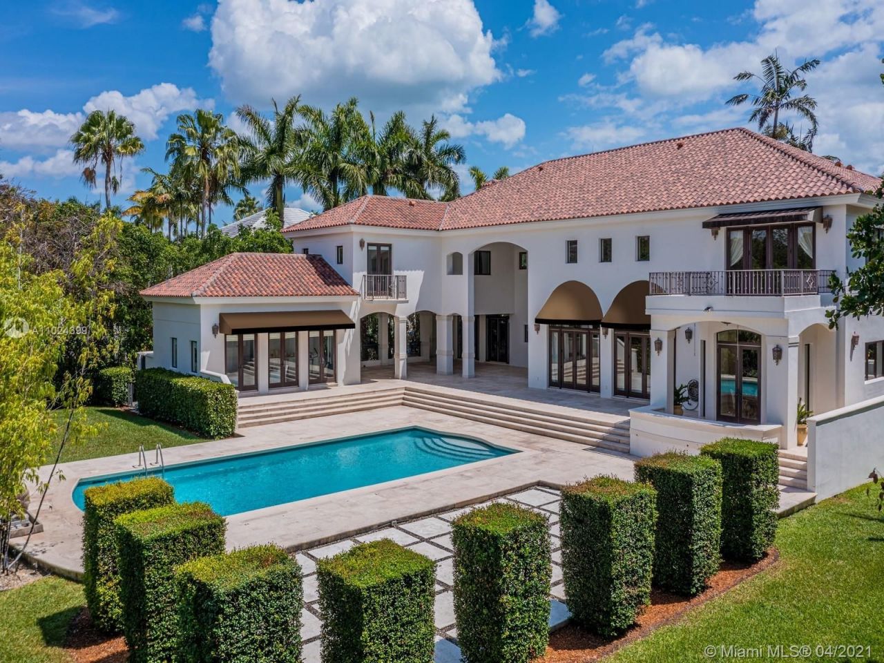 Поместье в Майами, США, 700 м² - фото 2