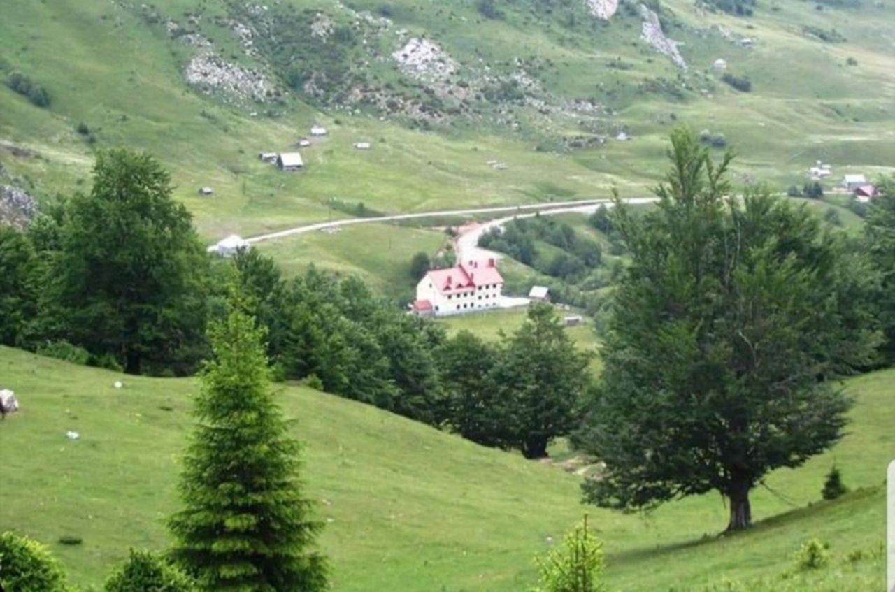 Земля в Колашине, Черногория, 2 100 м2 - фото 1