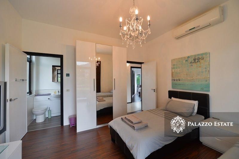 Вилла в Лезе, Италия, 300 м² - фото 16