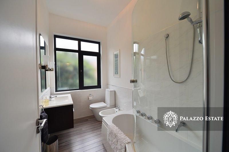 Вилла в Лезе, Италия, 300 м² - фото 17