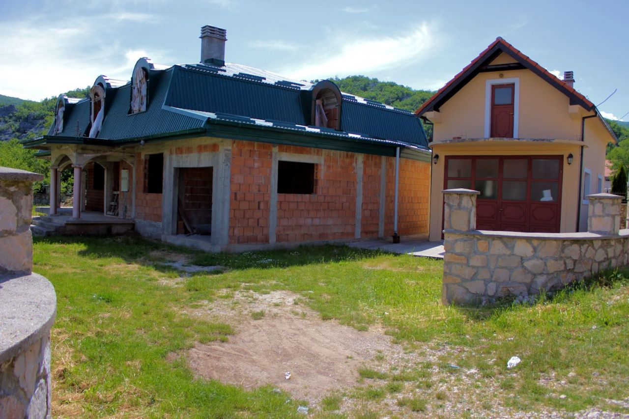 Дом в Цетине, Черногория, 530 м2 - фото 1