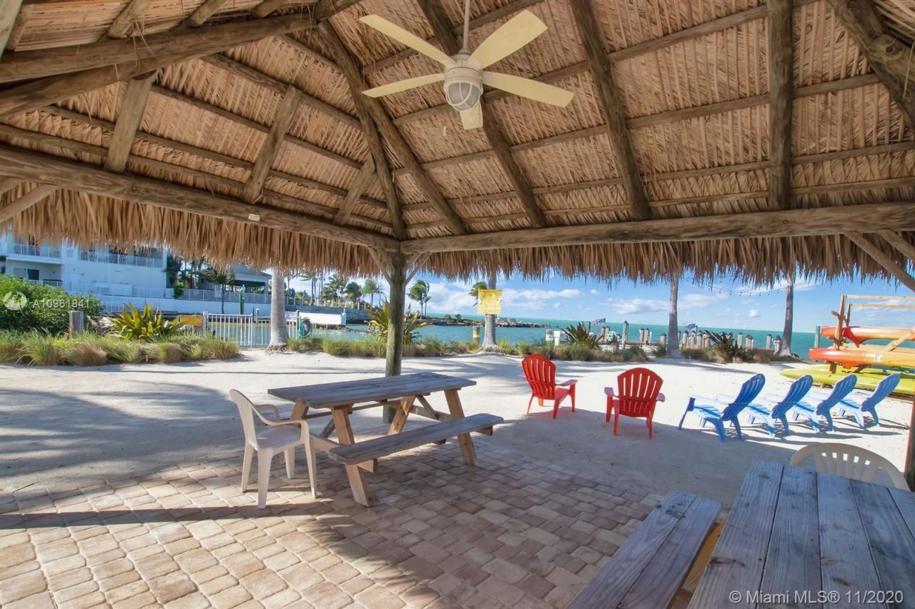 Доходный дом в Майами, США, 1 000 м² - фото 3