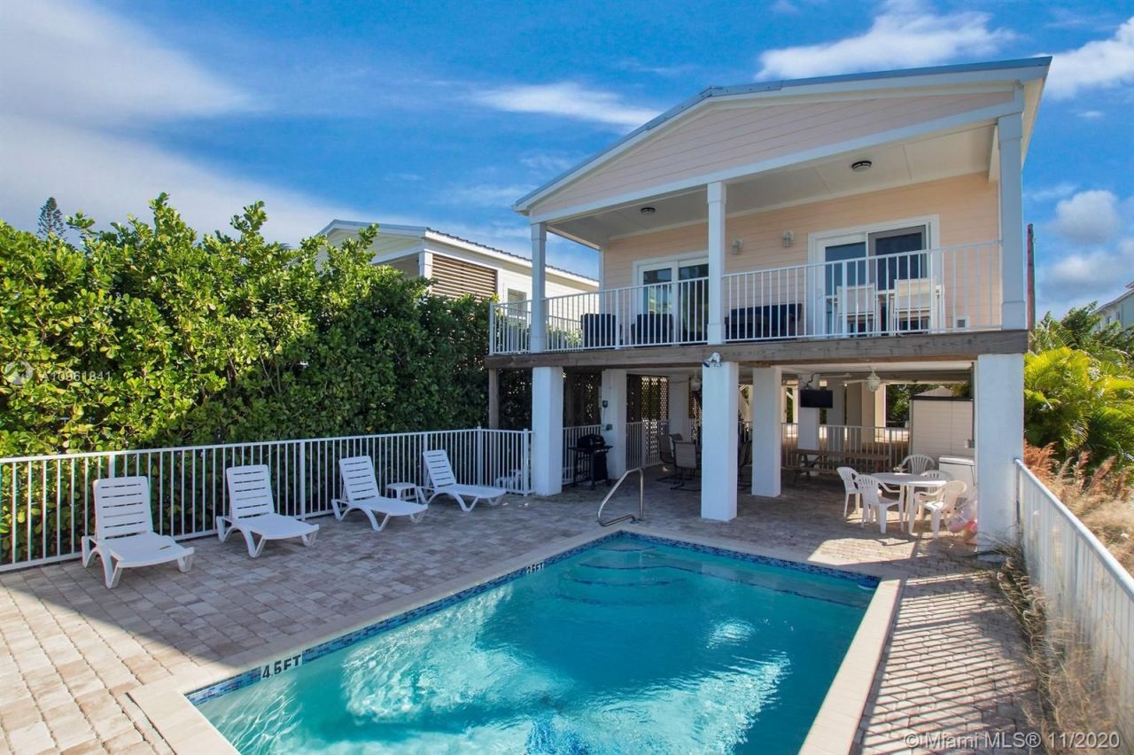 Доходный дом в Майами, США, 1 000 м² - фото 2