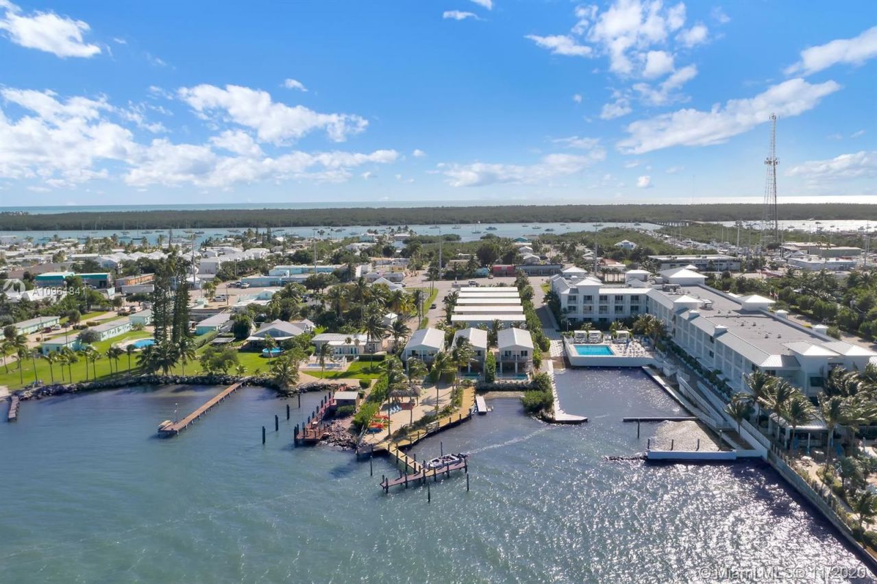 Доходный дом в Майами, США, 1 000 м² - фото 10