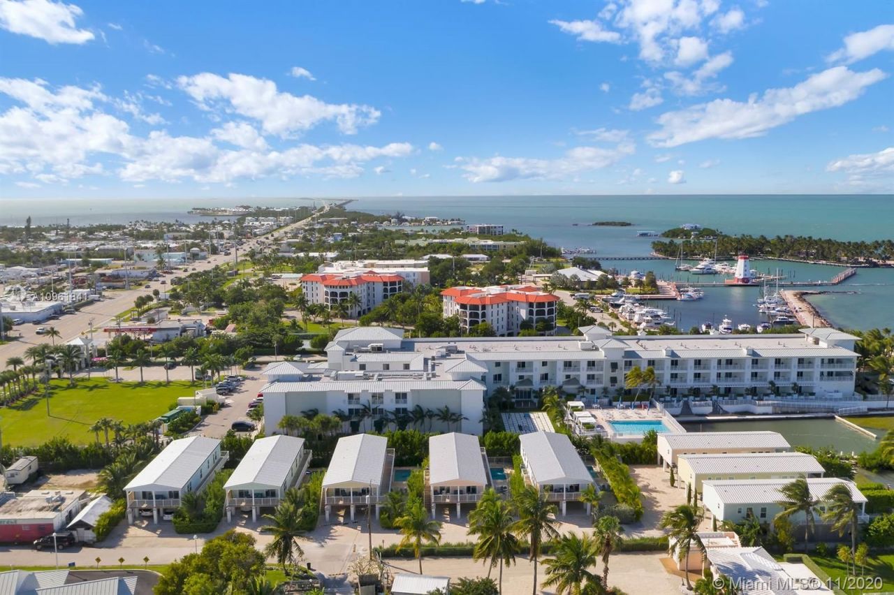 Доходный дом в Майами, США, 1 000 м² - фото 11