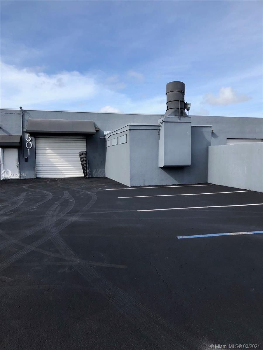 Коммерческая недвижимость в Майами, США, 2 700 м² - фото 4