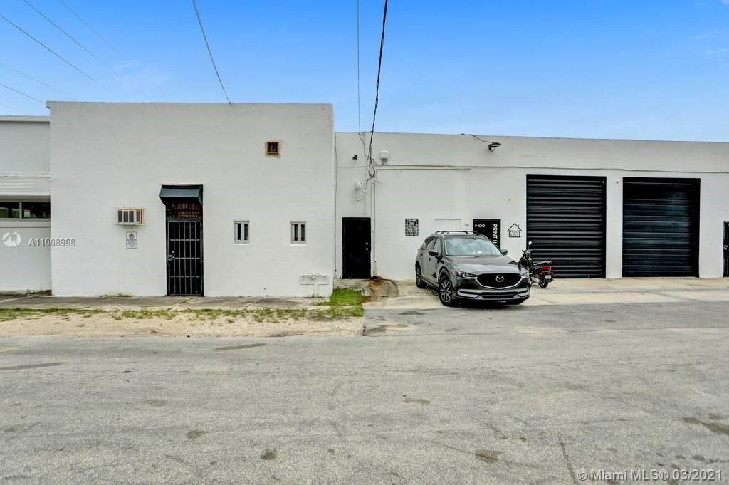 Коммерческая недвижимость в Майами, США, 2 700 м² - фото 9