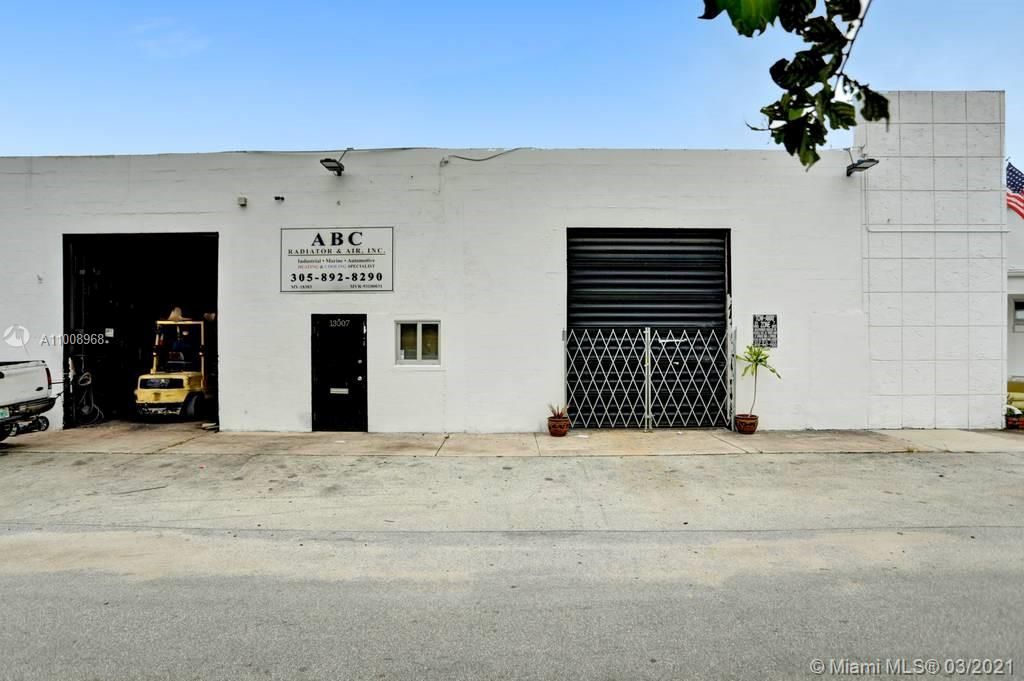 Коммерческая недвижимость в Майами, США, 2 700 м² - фото 10