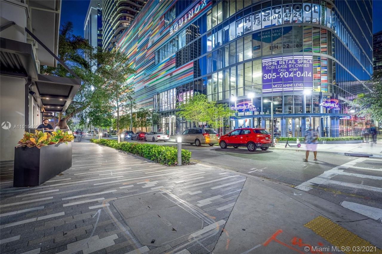 Коммерческая недвижимость в Майами, США, 700 м² - фото 3
