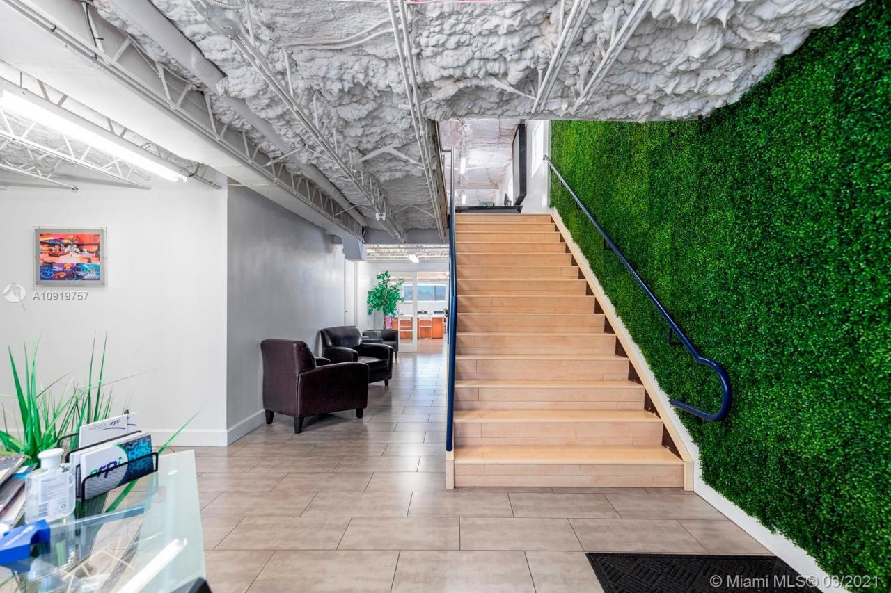 Коммерческая недвижимость в Майами, США, 1 000 м² - фото 14