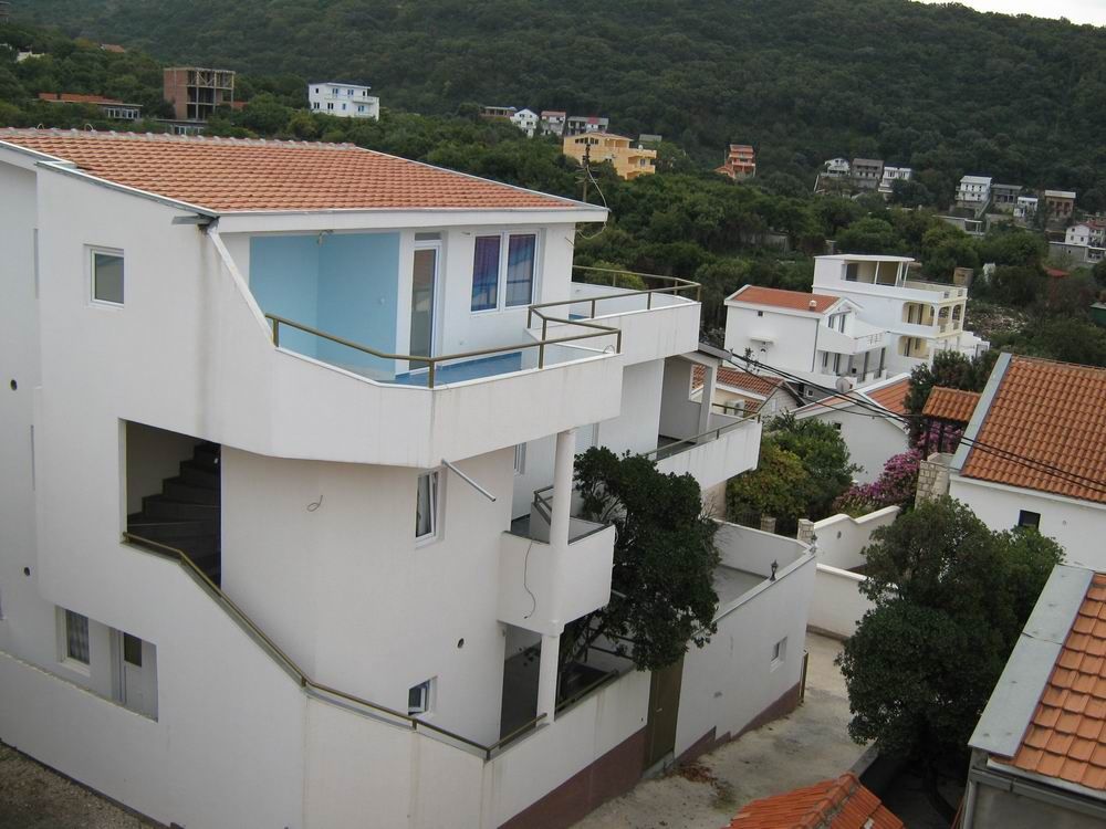 Дом в Утехе, Черногория, 380 м2 - фото 1