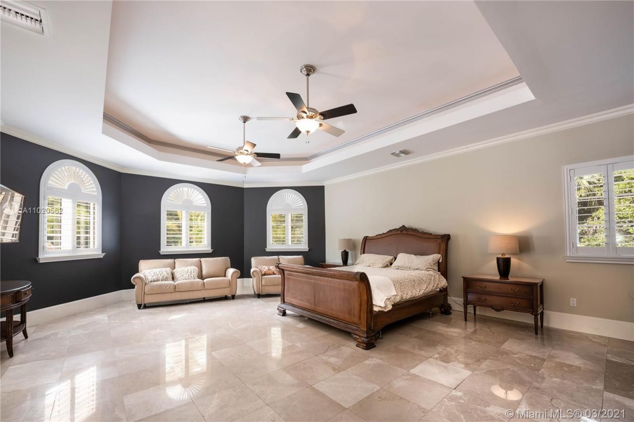 Поместье в Майами, США, 1 000 м² - фото 13