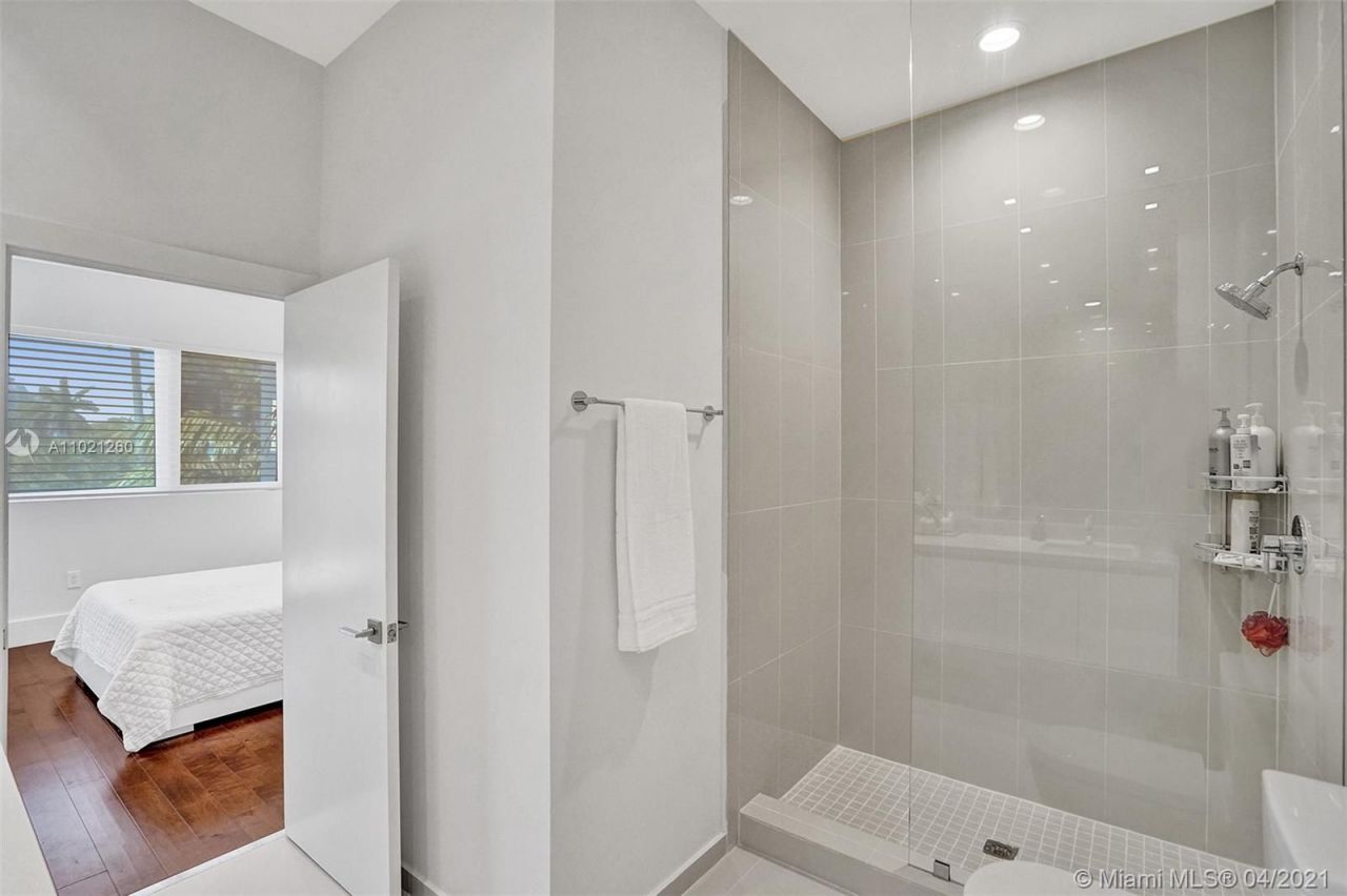 Коттедж в Майами, США, 300 м² - фото 9