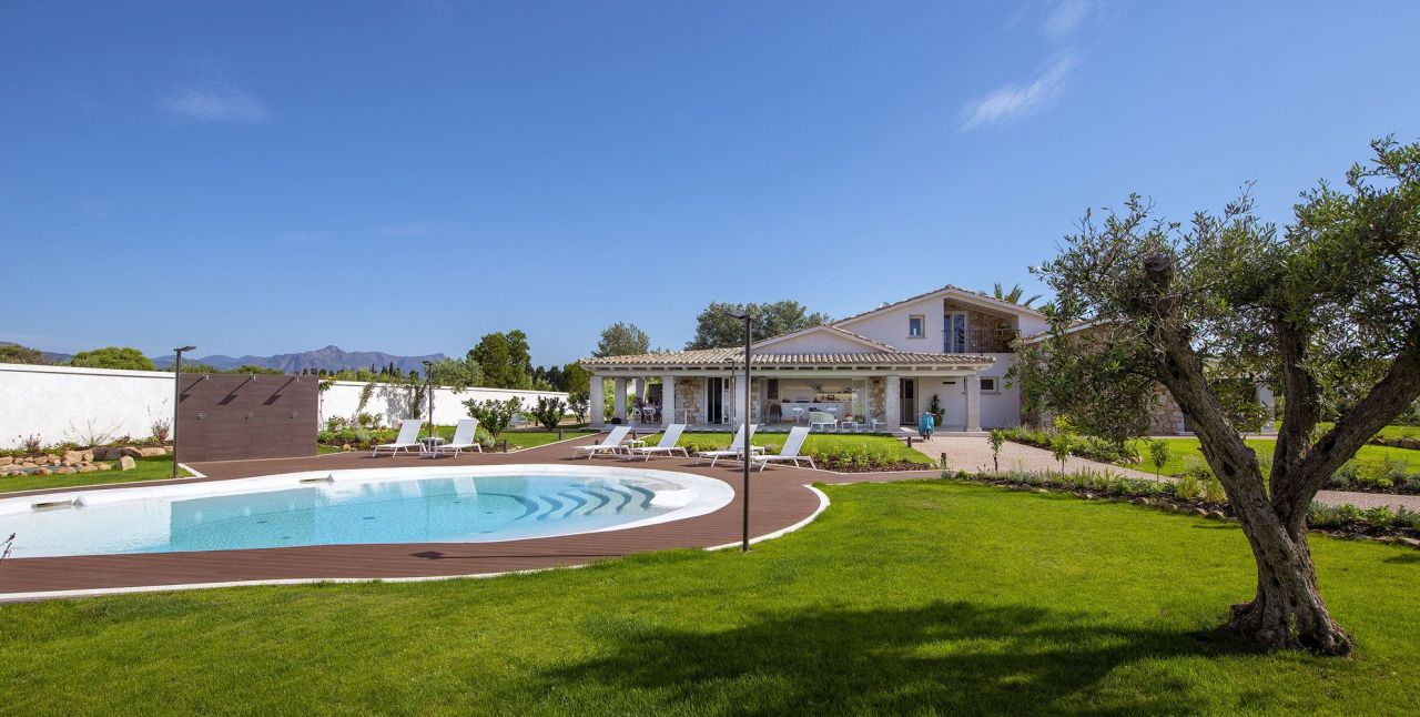 Вилла в Пуле (Сардиния), Италия, 320 м² - фото 2