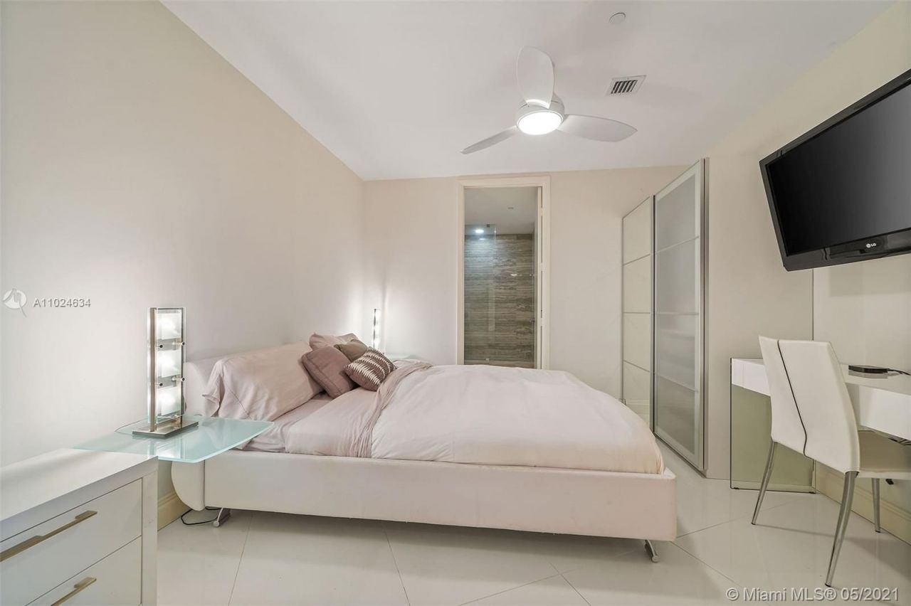 Квартира в Майами, США, 200 м² - фото 15