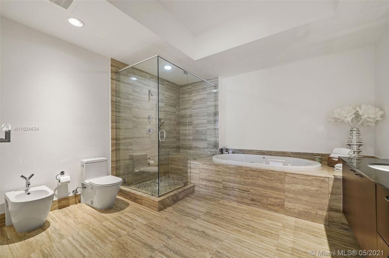 Квартира в Майами, США, 200 м² - фото 8