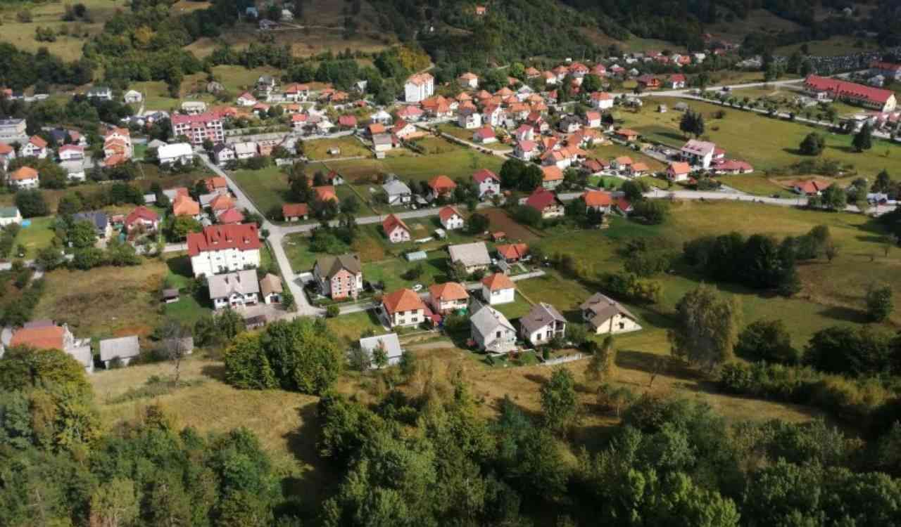 Земля в Колашине, Черногория, 1 192 м2 - фото 1