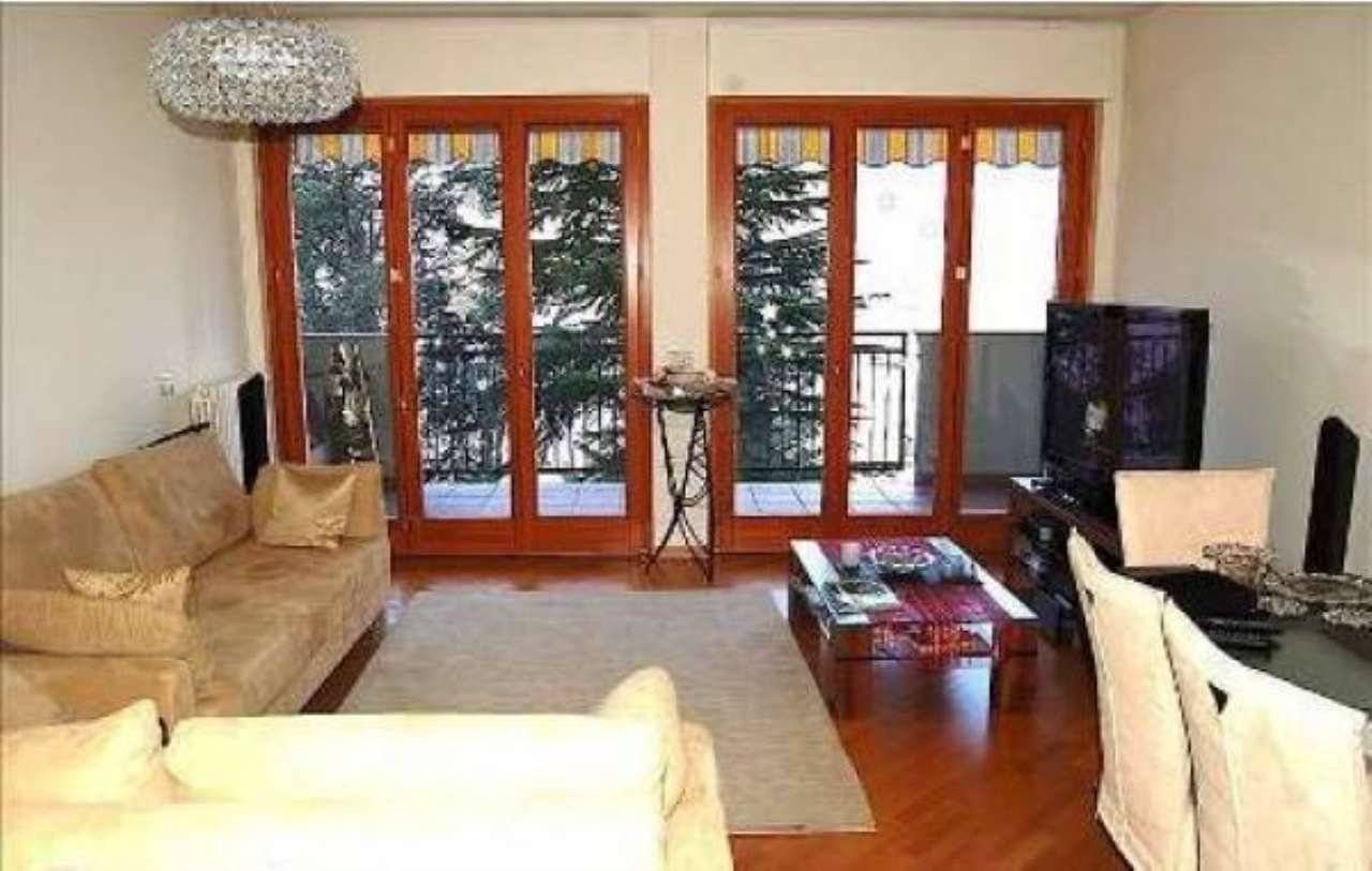 Квартира в Кампионе-д'Италия, Италия, 95 м² - фото 7