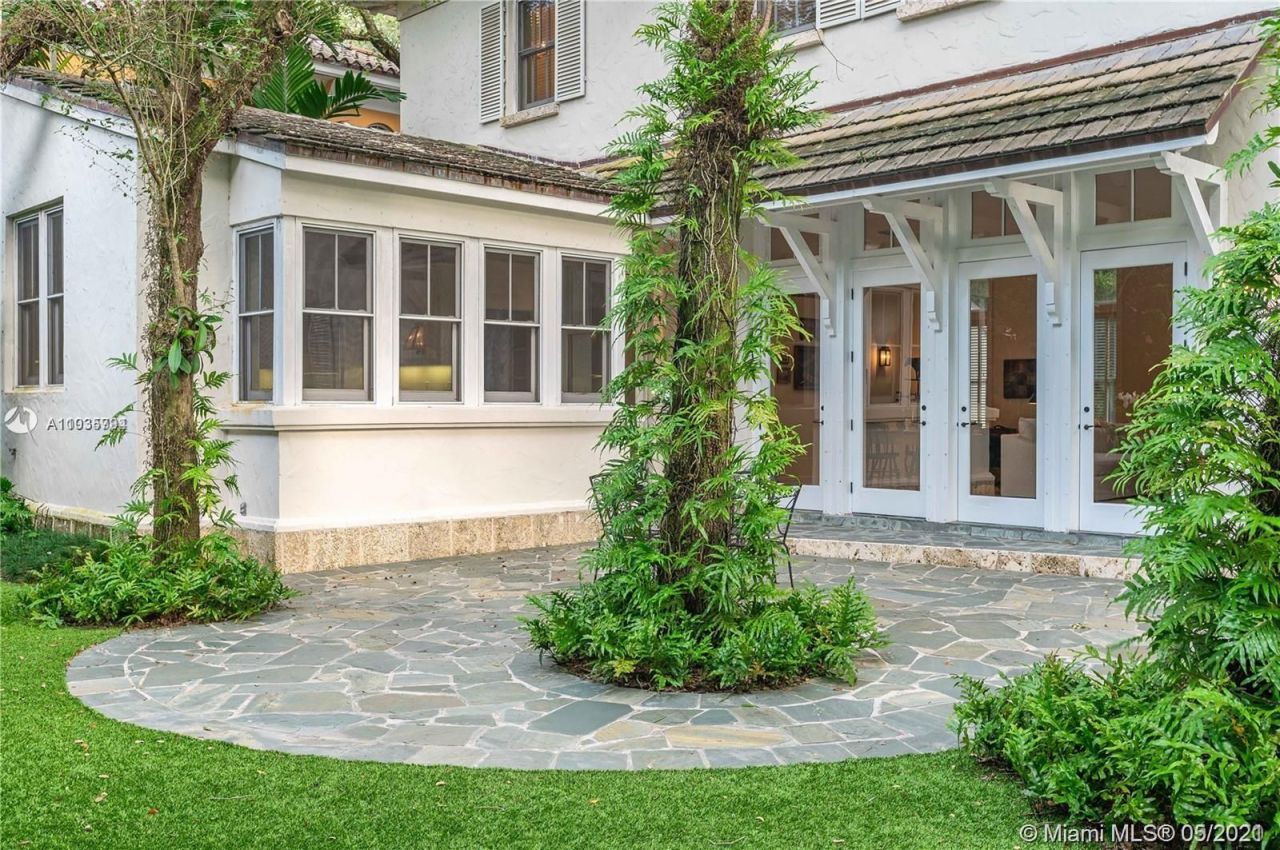 Особняк в Майами, США, 300 м² - фото 2