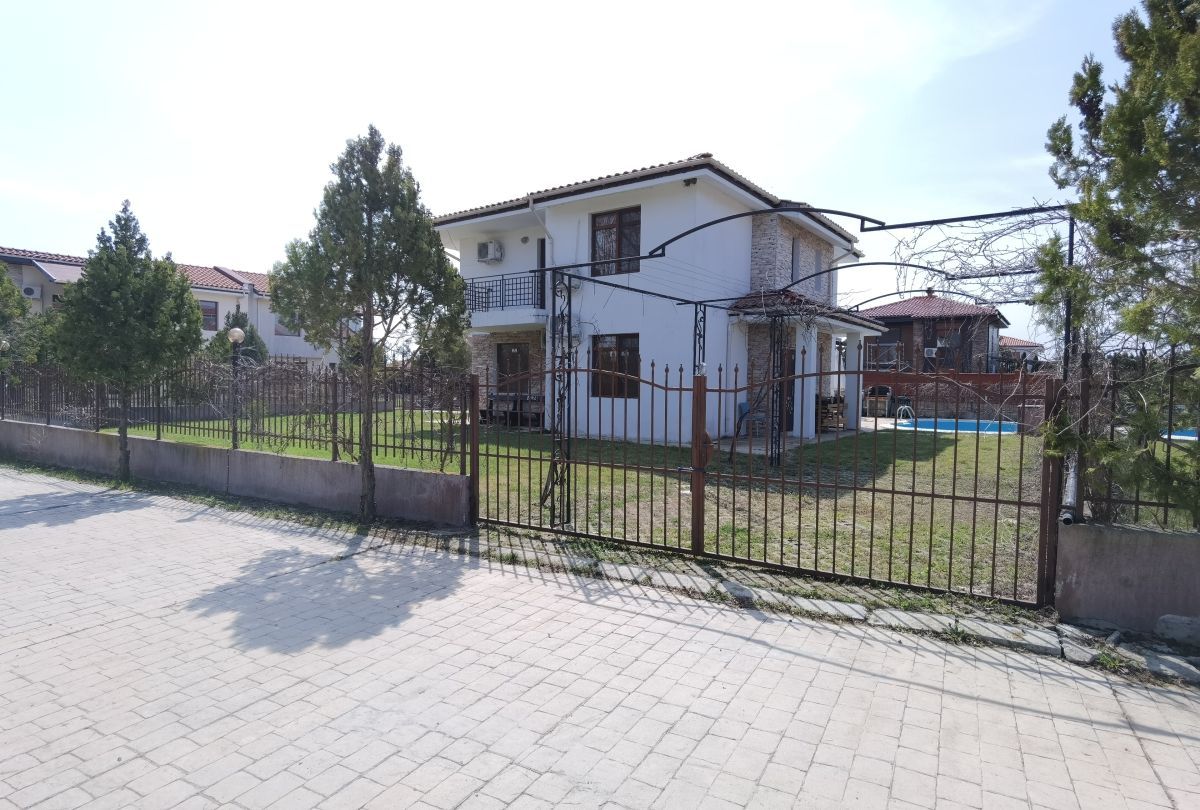 Дом в Бургасе, Болгария, 161 м2 - фото 1