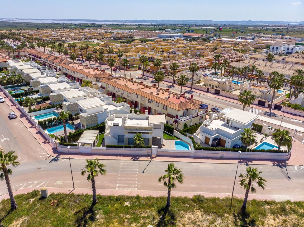 Вилла в Сьюдад-Кесада, Испания, 110 м² - фото 1