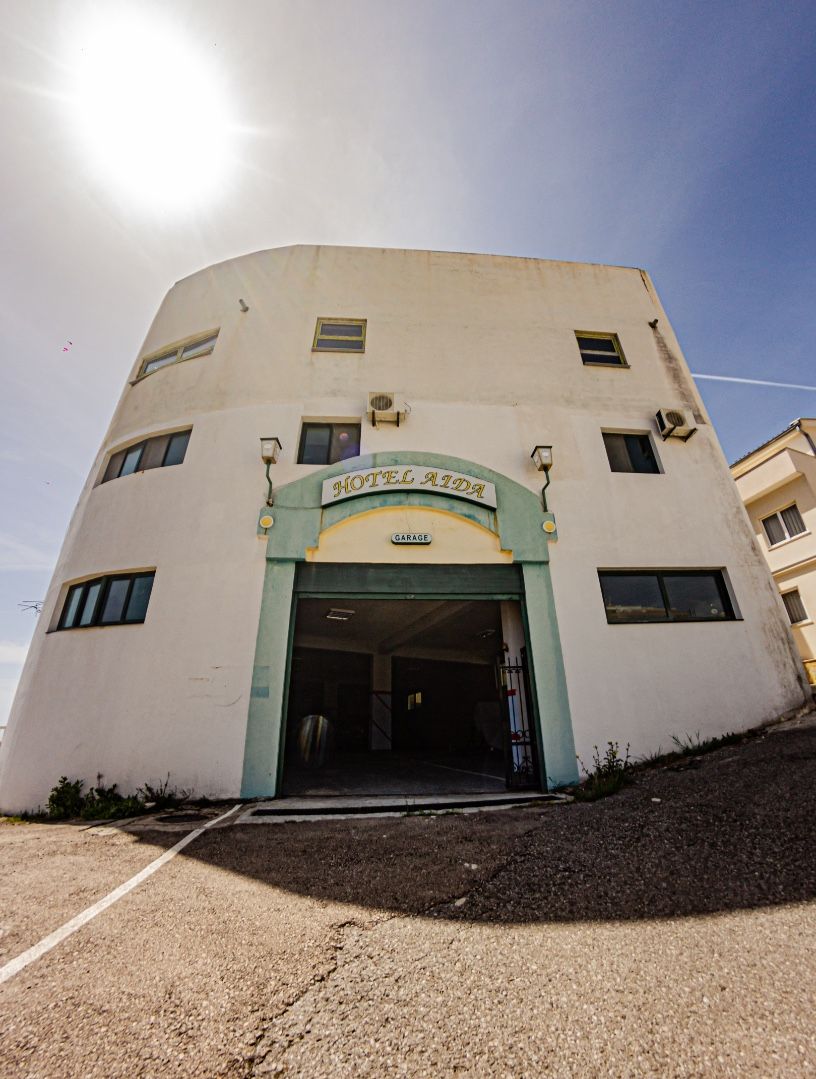 Отель, гостиница в Улцине, Черногория, 2 400 м² - фото 7